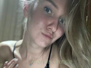 Arianaa_Grande
