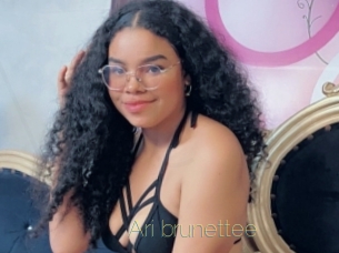 Ari_brunettee