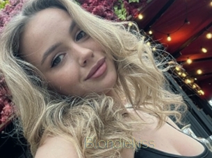 Blondiekiss