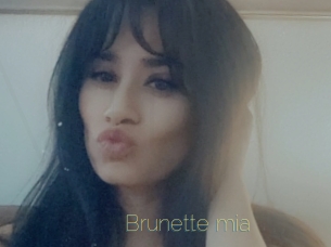 Brunette_mia