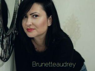 Brunetteaudrey