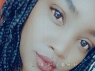 Channelbrunette