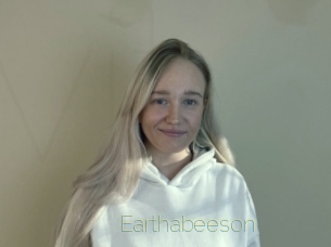 Earthabeeson