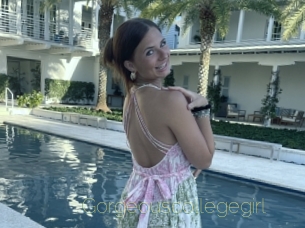 Gorgeouscollegegirl