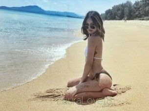 LauraLove18