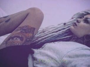 Linda_Moore