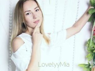 LovelyyMia