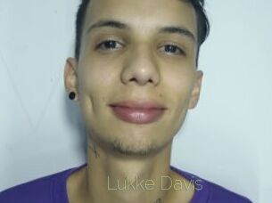 Lukke_Davis