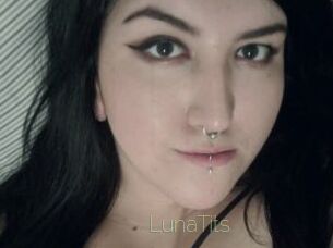 LunaTits