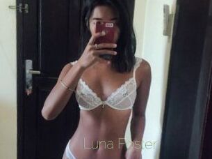 Luna_Foster