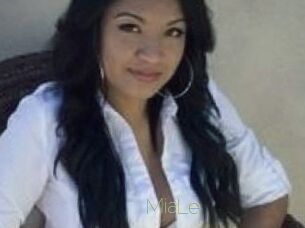 Mia_Le