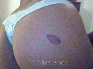 Mia_Cainee