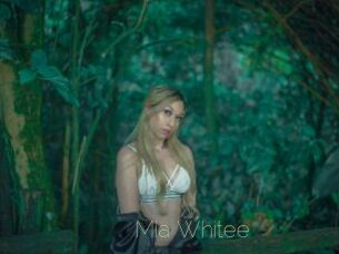 Mia_Whitee