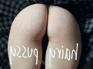 Mia_selene