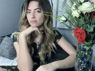 MilaLeony