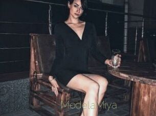 ModelaMiya