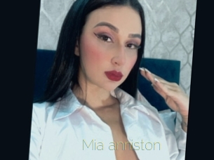 Mia_anniston