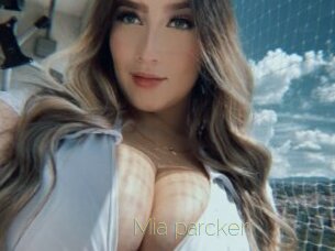 Mia_parcker