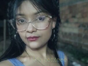 Mia_pettiteee
