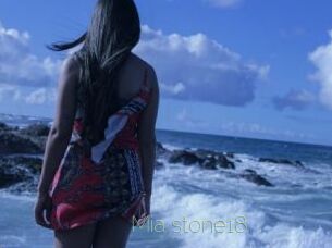 Mia_stone18