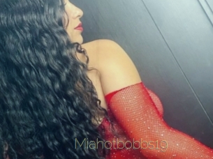 Miahotbobbs19