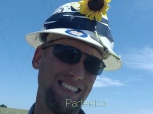 Parteeboi