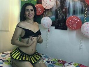 Queena24