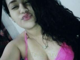 Taylor_curvy