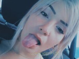 Zeynep_Hot